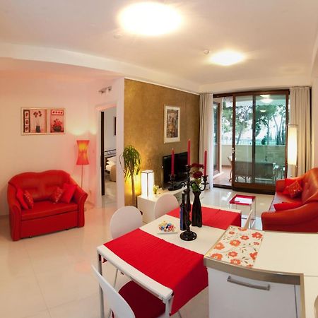 Residence Apartments Anamaria Podstrana Buitenkant foto