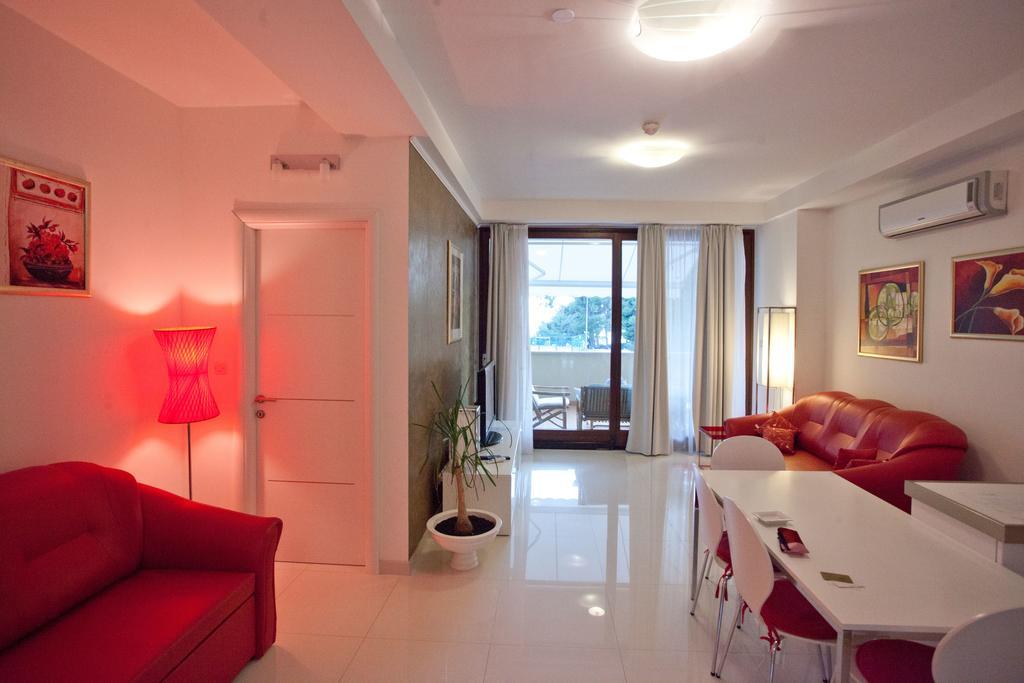 Residence Apartments Anamaria Podstrana Buitenkant foto