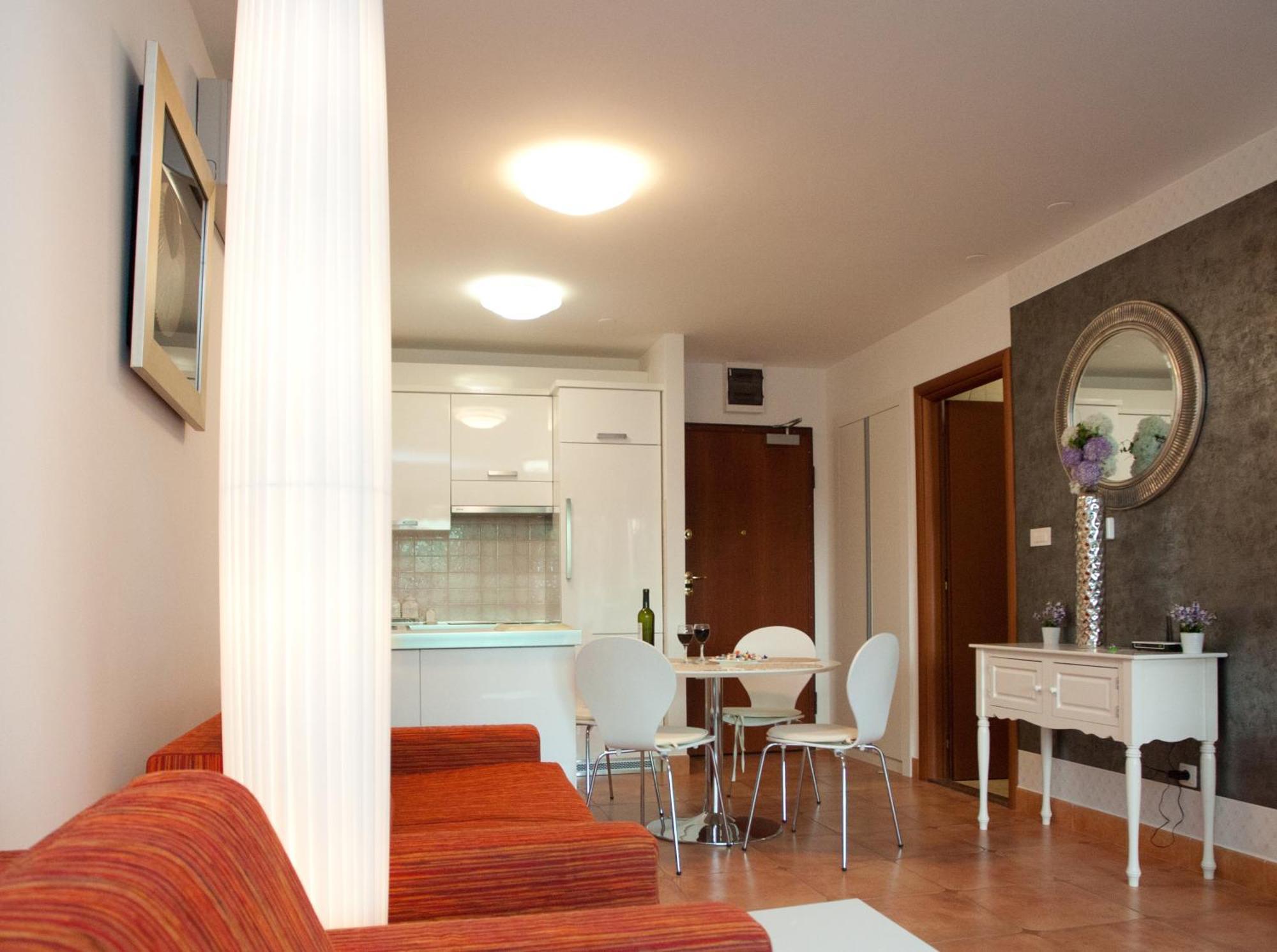 Residence Apartments Anamaria Podstrana Buitenkant foto